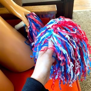 Cheerleading Pom Poms